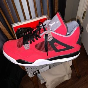 Jordan Toro 4 size 12